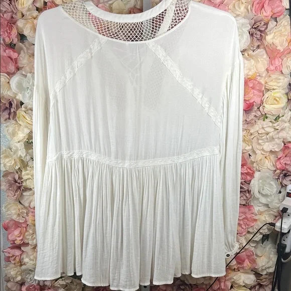 Free People Cream Lace-Up Blouse A0198 - Picture 4 of 4